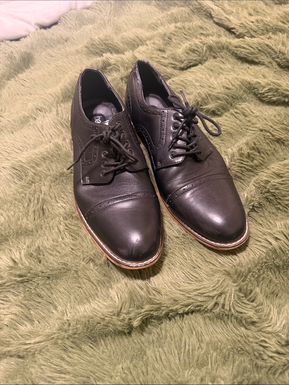 Bar III Black Cap-Toe Lace-Up Oxford with Tan Welt